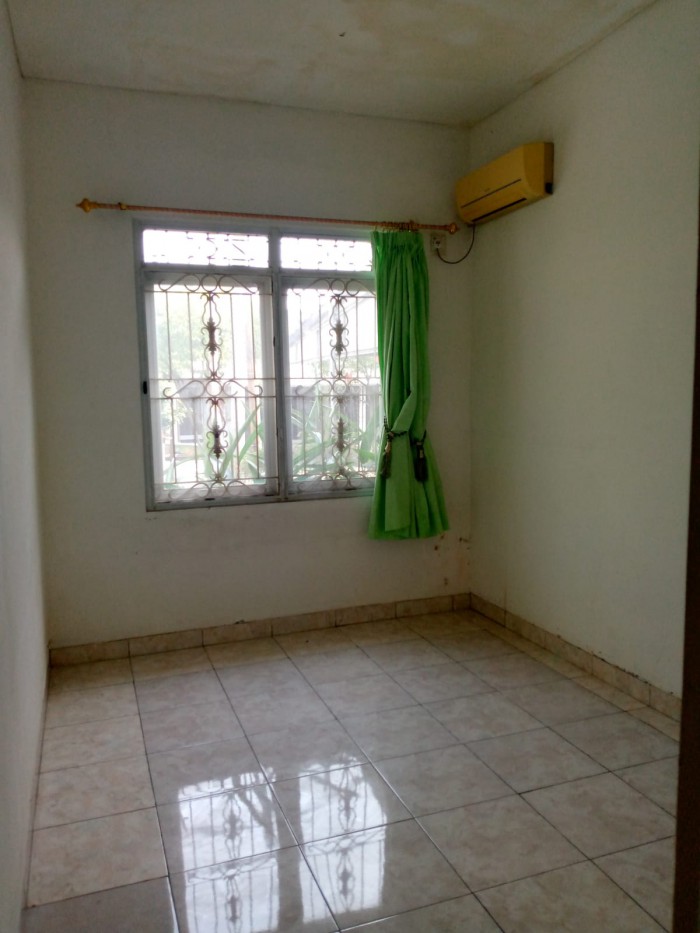 Rumah Disewakan Semi Furnished di Taman Napoli Lippo Cikarang